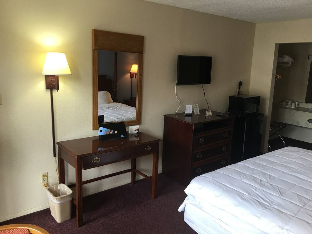 Days Inn By Wyndham Statesville Ngoại thất bức ảnh