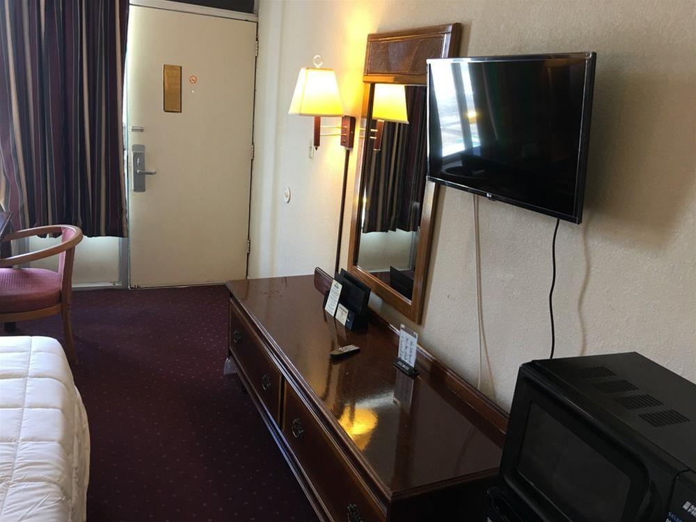 Days Inn By Wyndham Statesville Ngoại thất bức ảnh