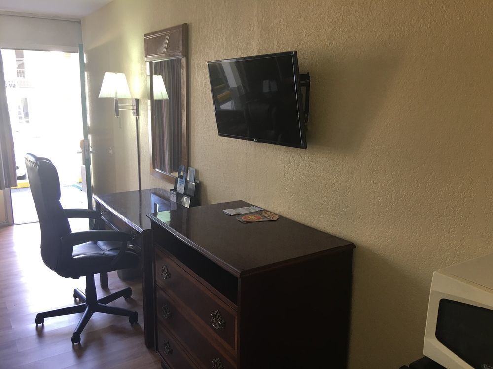 Days Inn By Wyndham Statesville Ngoại thất bức ảnh