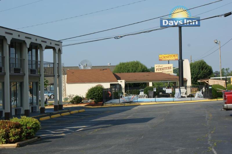 Days Inn By Wyndham Statesville Ngoại thất bức ảnh