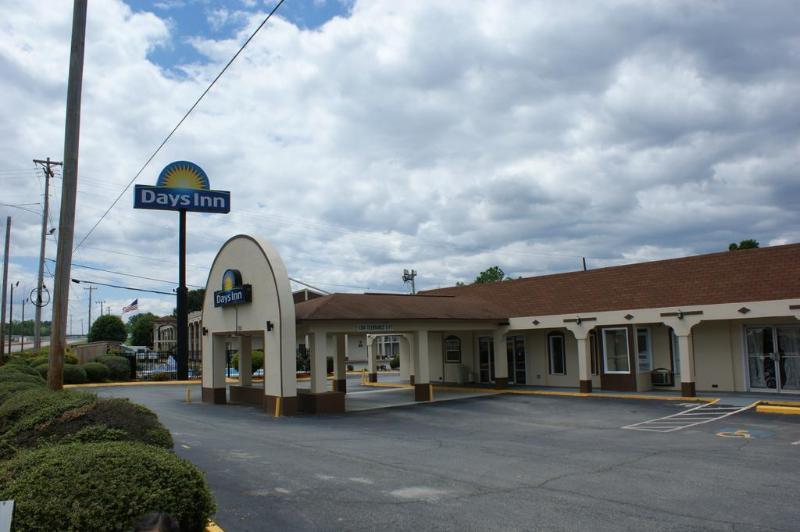 Days Inn By Wyndham Statesville Ngoại thất bức ảnh