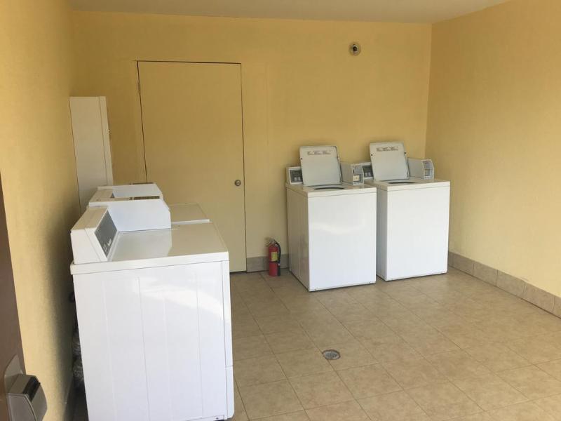 Days Inn By Wyndham Statesville Ngoại thất bức ảnh